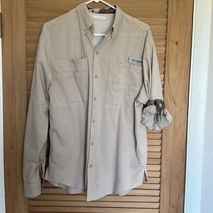Columbia men’s SPF shirt